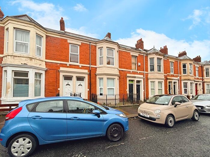 2 Bedroom Flat For Sale In Hazelwood Avenue, Jesmond, Newcastle Upon Tyne, NE2