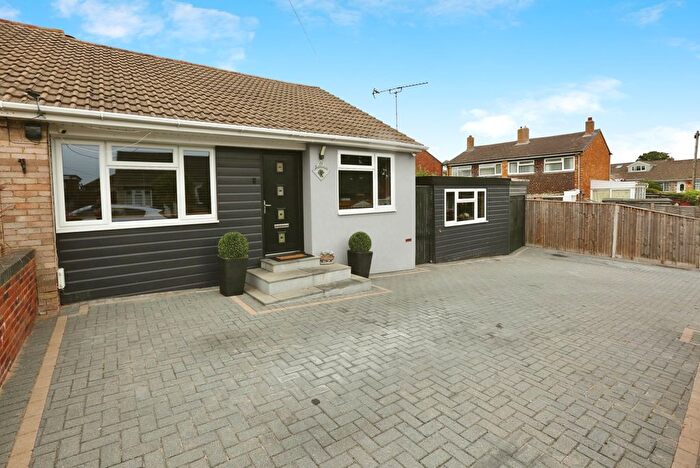 4 Bedroom Bungalow For Sale In Ambledale, Sarisbury Green, Southampton, Hampshire, SO31