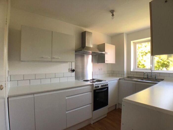 1 Bedroom Flat For Sale In Leston Close, Rainham, RM13