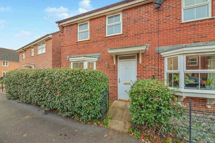 3 Bedroom Semi-Detached House To Rent In Goldfinch Road, Uppingham, LE15