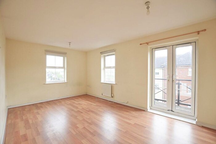 2 Bedroom Flat To Rent In Piper Way, Ilford, IG1