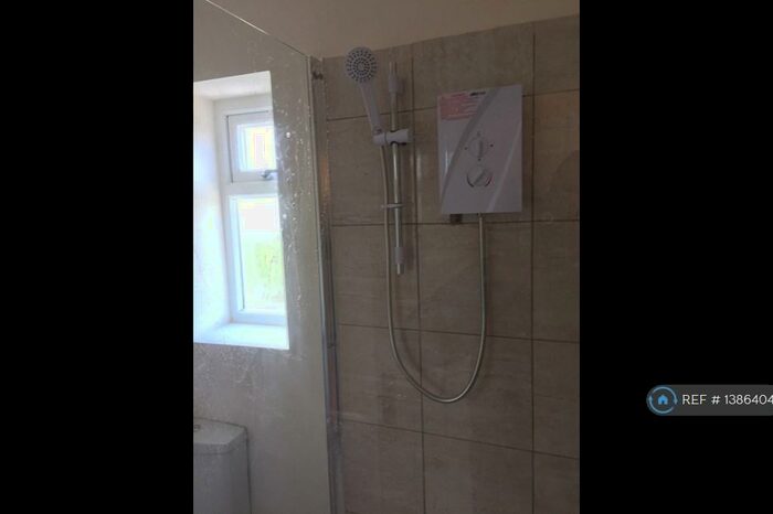 2 Bedroom Flat To Rent In Bolton Road, Bradford, BD2