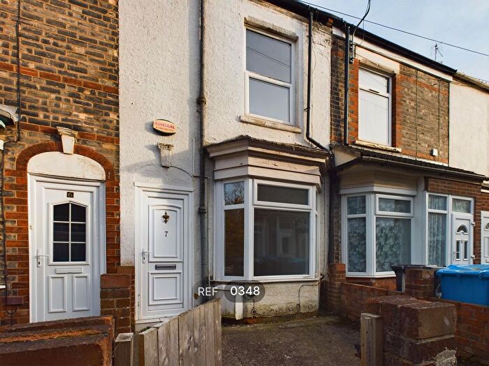 2 Bedroom Terraced House To Rent In Ferndale Avenue, Edgecumbe Street, HU5