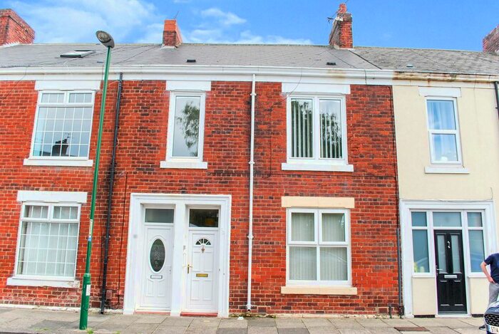 3 Bedroom Flat To Rent In Jervis Street, Hebburn, NE31