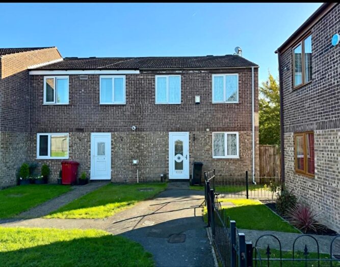 3 Bedroom End Of Terrace House For Sale In Slough, Berkshire, SL2