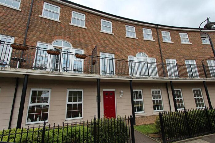 2 Bedroom Penthouse To Rent In Palladian CircusGreenhitheKent, DA9