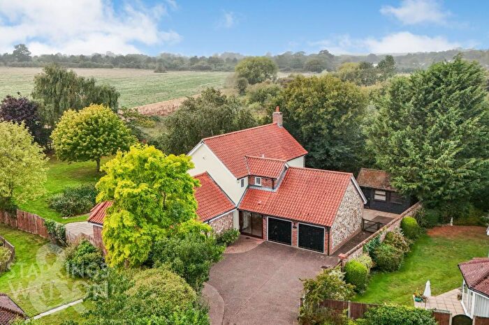 4 Bedroom Detached House For Sale In The Common, Stuston, Diss, IP21