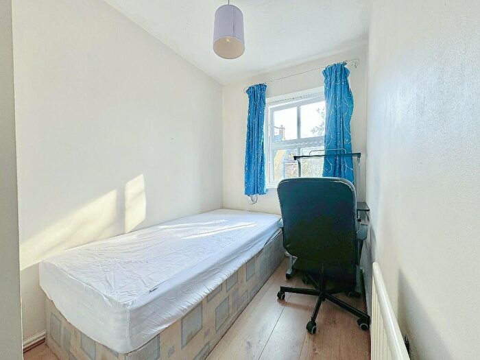 1 Bedroom Semi-Detached House To Rent In Lancelot Road, Bristol, BS16