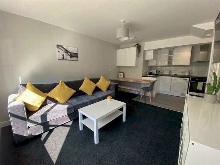 4 Bedroom Private Hall To Rent In Friar Street, Lancaster, LA1