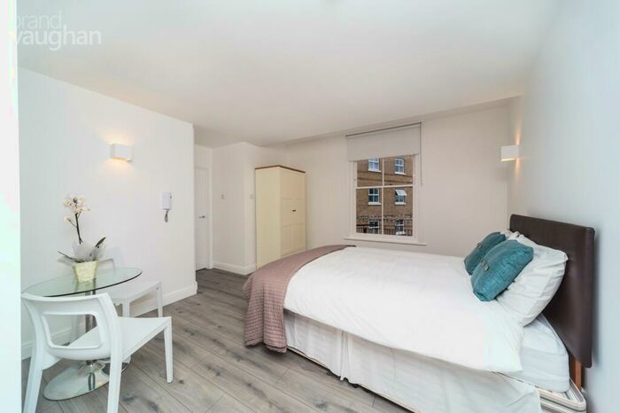 Flat To Rent In St Annes House, Buckingham Place, Brighton, BN1