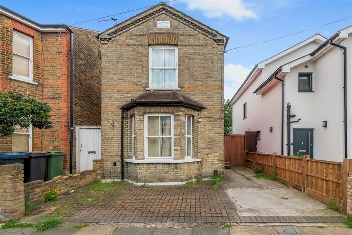 3 Bedroom Detached House To Rent In Canbury Park Road, Kingston Upon Thames, KT2