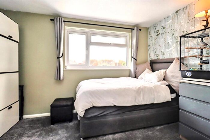 2 Bedroom Terraced House For Sale In Cul Se Sac Close To Lovely Walks In Clevedon, BS21