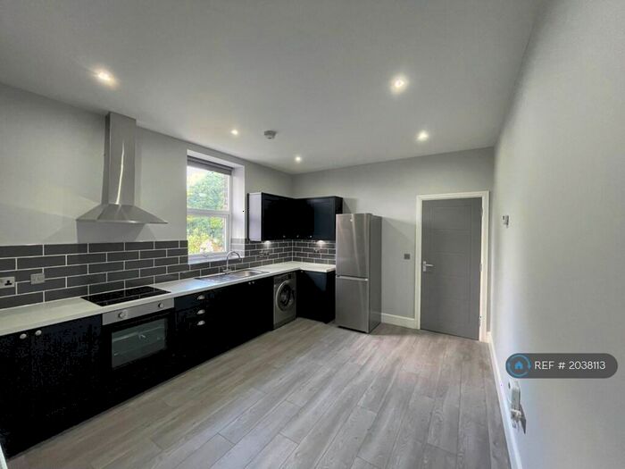 2 Bedroom Flat To Rent In Tynwald Hill, Liverpool, L13