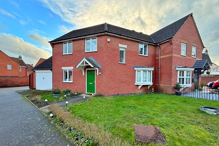 3 Bedroom Semi Detached House To Rent In Benches Furlong, Coton Park, Rugby, CV23