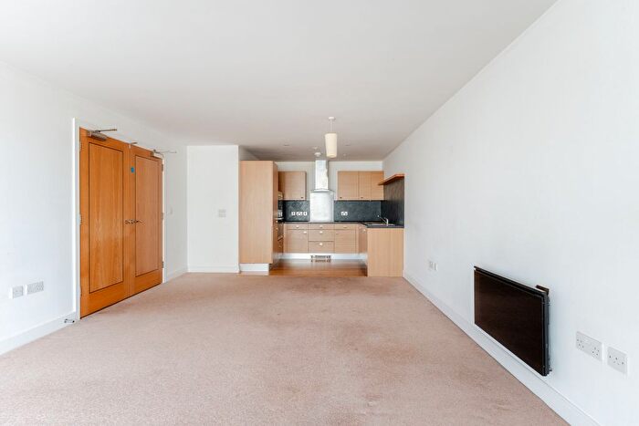 2 Bedroom Flat For Sale In Queen Square Apartments, Bell Avenue, City Centre, Bristol, BS1
