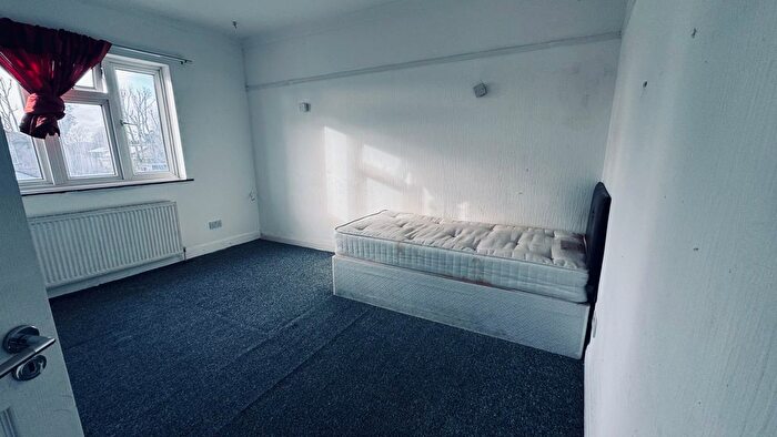 2 Bedroom Flat To Rent In Norwood Road, UB2