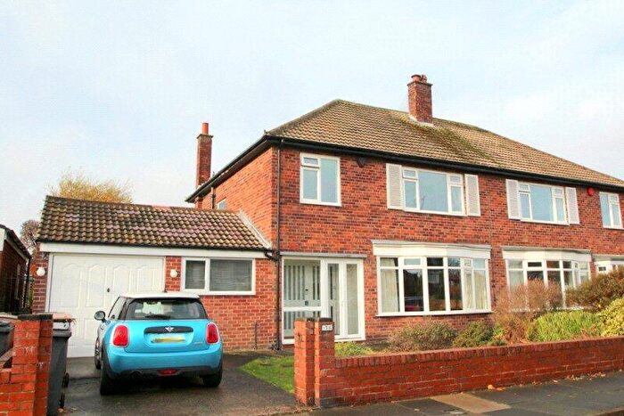 3 Bedroom Semi Detached House For Sale In The Broadway, Tynemouth, NE30