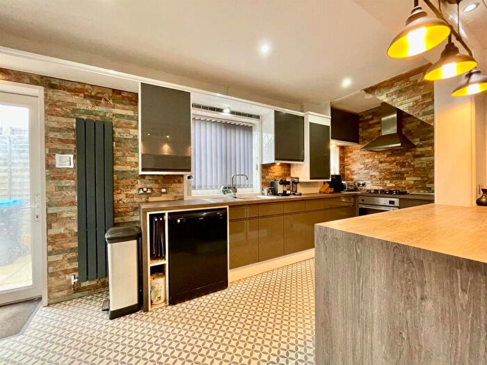 3 Bedroom Detached House For Sale In Paddington Grove, Bournemouth, BH11