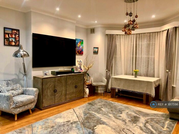 4 Bedroom Maisonette To Rent In Bowood Road, London, SW11