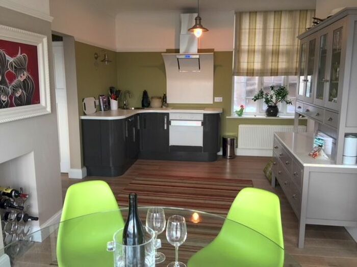 2 Bedroom Flat To Rent In Marina, Bexhill-On-Sea, TN40