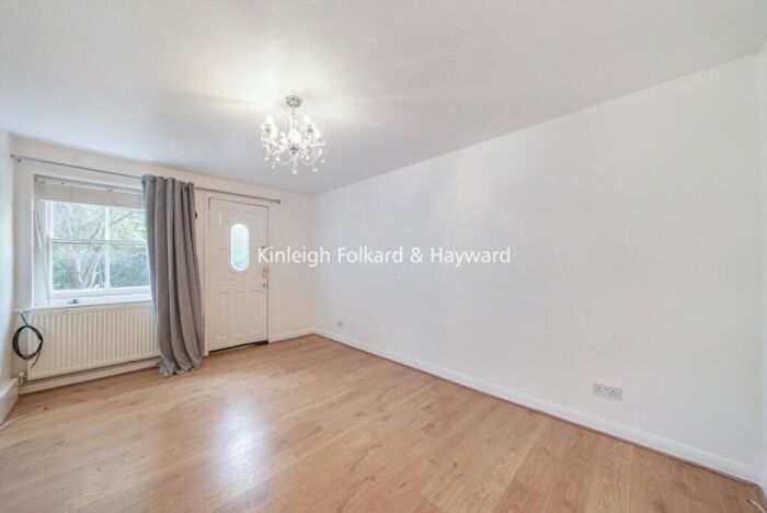 2 Bedroom Flat To Rent In Mount View Road, London, N4