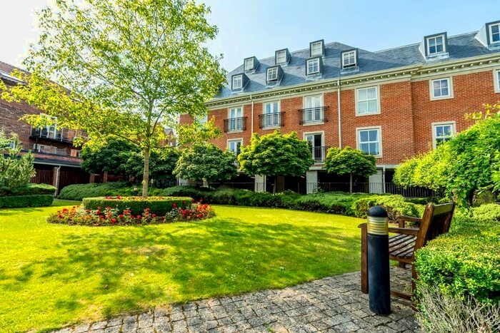 1 Bedroom Flat For Sale In Centurion Square, Skeldergate, York, YO1