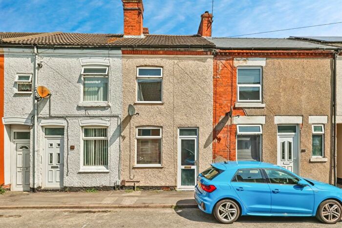 2 Bedroom Terraced House For Sale In Lynncroft, Eastwood, Nottingham, NG16