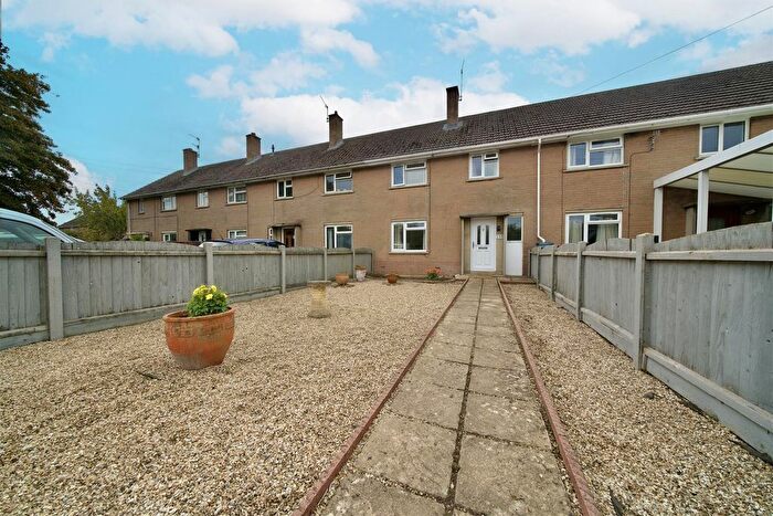 3 Bedroom Terraced House For Sale In Littlemoor Road, Weymouth, DT3