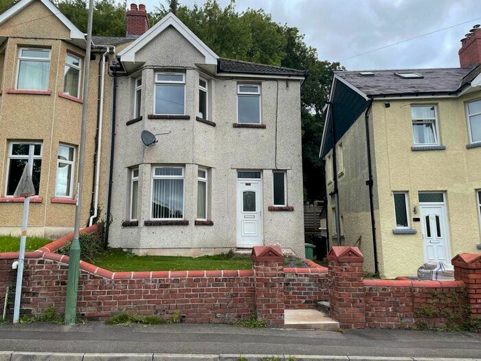 3 Bedroom Property To Rent In Herbert Avenue, Risca, Newport, NP11