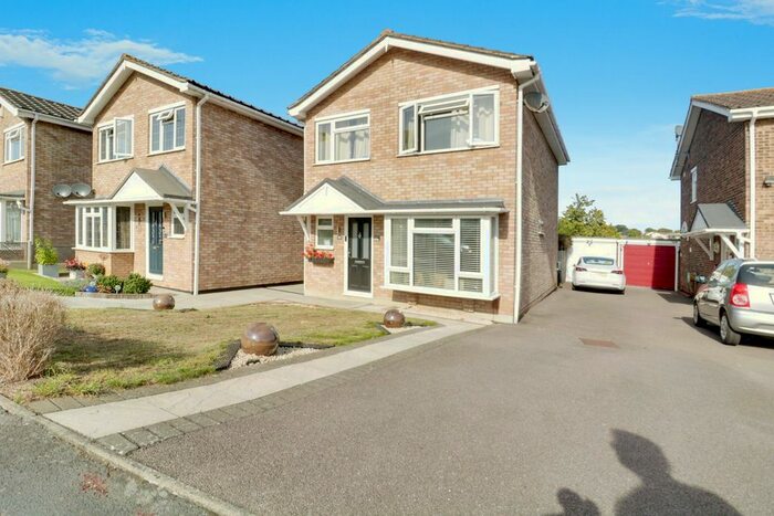 3 Bedroom Detached House To Rent In Rowan Walk, Leigh-On-Sea, SS9