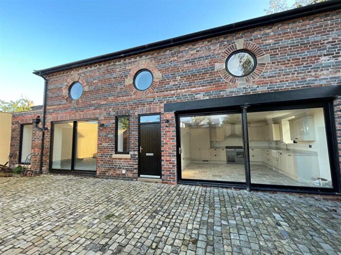 2 Bedroom House To Rent In Buxton Road, Congleton, CW12