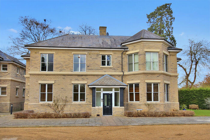 2 Bedroom Apartment To Rent In The Elms, Thicket Road, Houghton, PE28