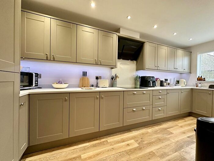 3 Bedroom End Of Terrace House For Sale In Fern Gardens, Belton, NR31