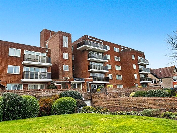 2 Bedroom Flat To Rent In Cardinal Court, Grand Avenue, Worthing, BN11