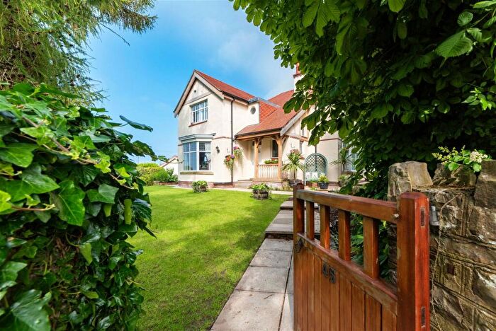 4 Bedroom Detached House For Sale In Linden Walk, Prestatyn, Denbighshire, LL19