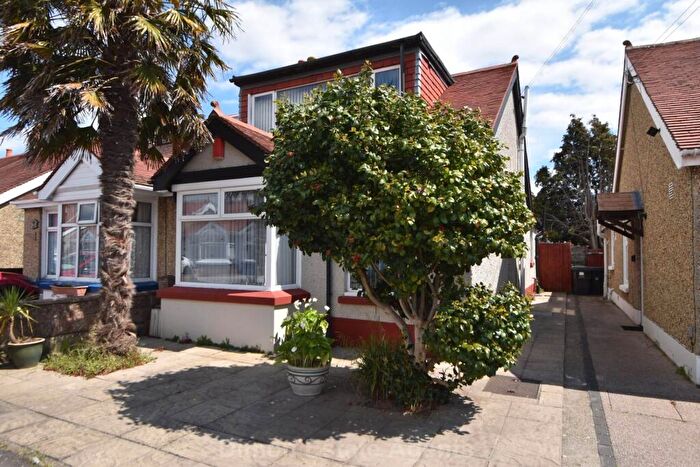 4 Bedroom Semi-Detached House For Sale In Malvern Road, Gosport, PO12
