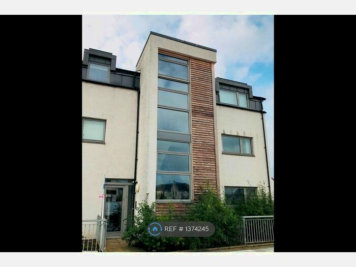 1 Bedroom Flat To Rent In Private Parking, Stirling, FK8