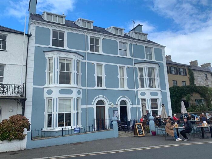 3 Bedroom Apartment For Sale In Pier House, Sea Front, Beaumaris, LL58