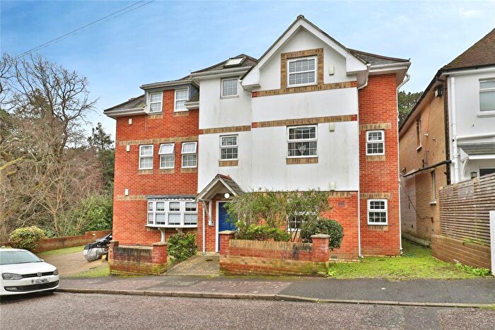 2 Bedroom Flat For Sale In Alumdale Road, Alum Chine, Bournemouth, Dorset, BH4