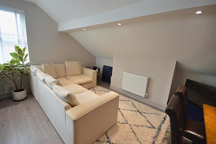 1 Bedroom Apartment To Rent In Princes Road, Sale, M33