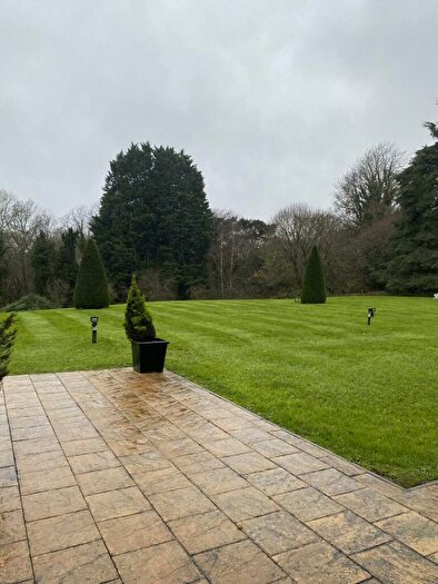 2 Bedroom Flat To Rent In Brookshill Gate, Harrow, HA3