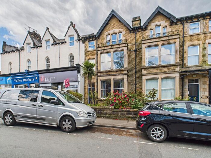 3 Bedroom Flat To Rent In Valley Drive, Harrogate, HG2