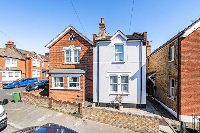 2 Bedroom Detached House For Sale In Warwick Road, Sidcup, DA14