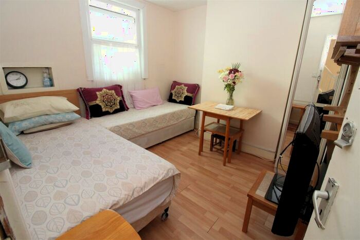 3 Bedroom Terraced House For Sale In River Road, Littlehampton, BN17