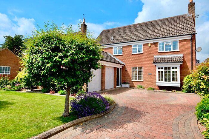 4 Bedroom Detached House For Sale In Sheepfold, St Ives, Huntingdon, PE27