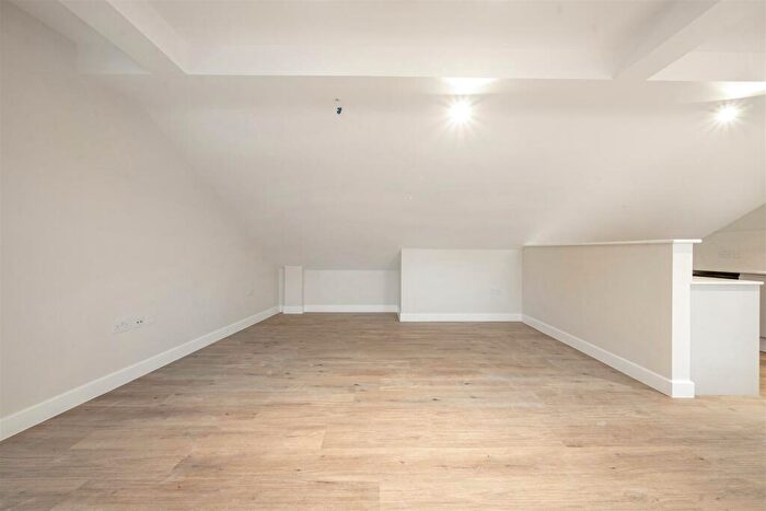1 Bedroom Flat For Sale In High Street, Ewell, Epsom, KT17