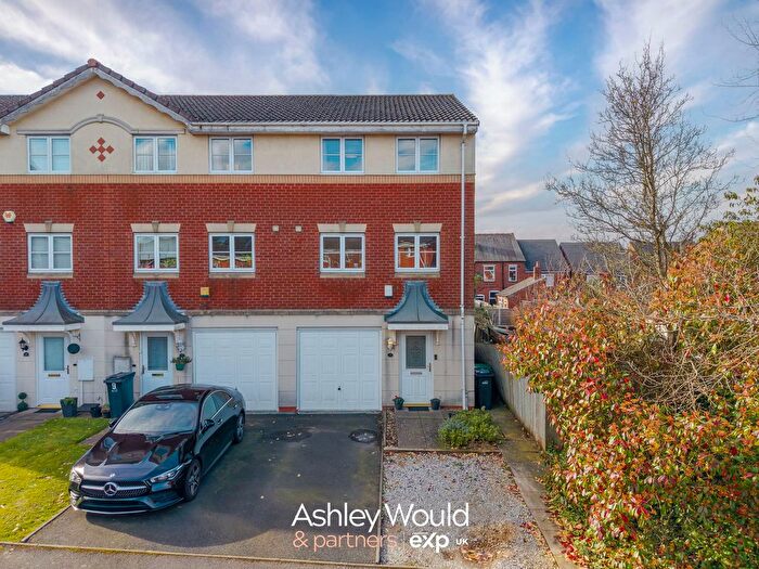 3 Bedroom End Terrace House For Sale In The Thatchers, Halesowen, B62