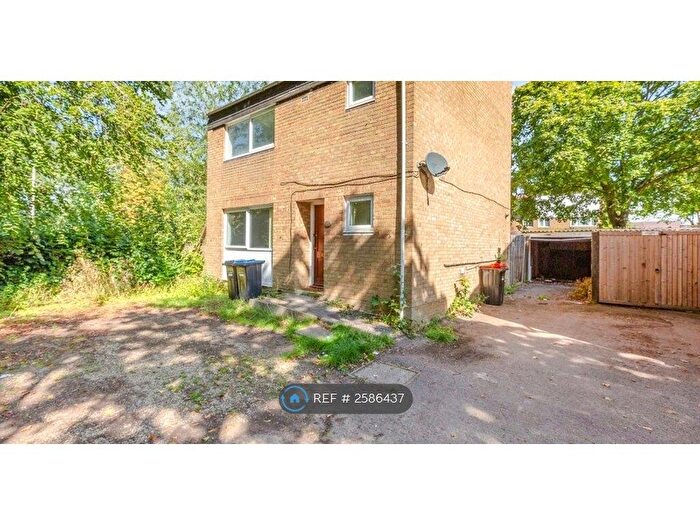 3 Bedroom Detached House To Rent In Stotfold Court, Stony Stratford, Milton Keynes, MK11