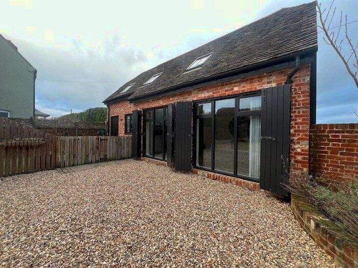 2 Bedroom Property To Rent In Knowlton Bank, Knowlton, Wimborne, BH21