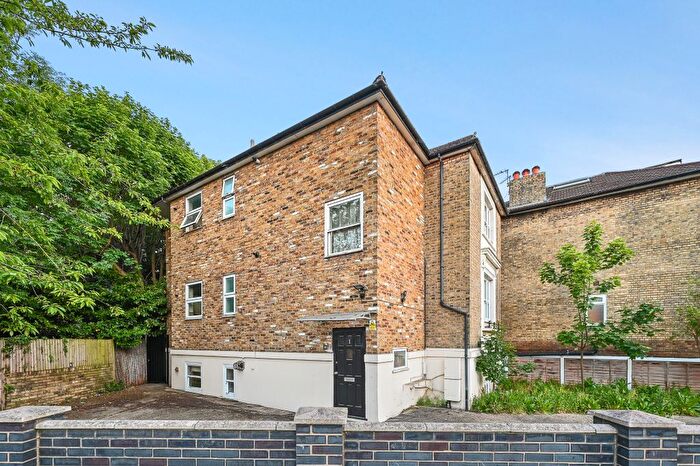 2 Bedroom Flat To Rent In Brooks Road, London, W4